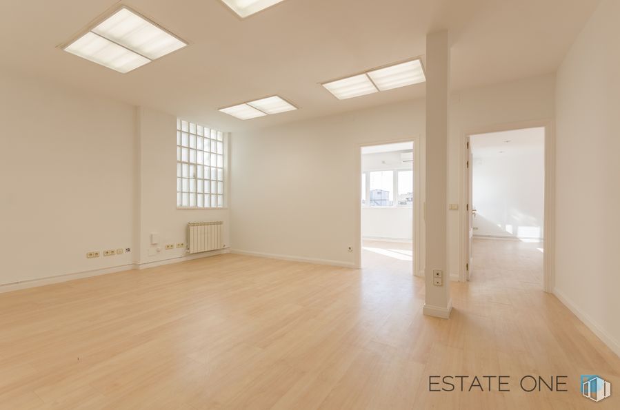 Office for rent at Calle General Oraá, Salamanca, Madrid, 28006 with window, fixture, hall, wood, lighting, floor, flooring, wall, line and building around