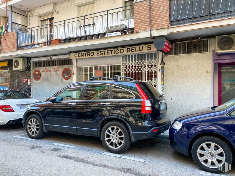 Local en alquiler y venta en Calle Seminario, Leganés, Madrid, 28911 con rueda, coche, neumático, vehículo terrestre, vehículo, placa de matrícula del vehículo, ventana, neumático automotriz, infraestructura y edificio alrededor