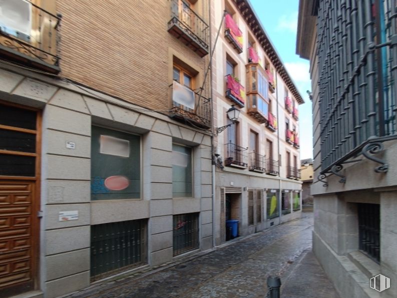 Oficina en venta en Calle Nueva, Toledo, 45001 con ventana, durante el día, propiedad, edificio, superficie de la carretera, accesorio, barrio, diseño urbano, fachada y ciudad alrededor