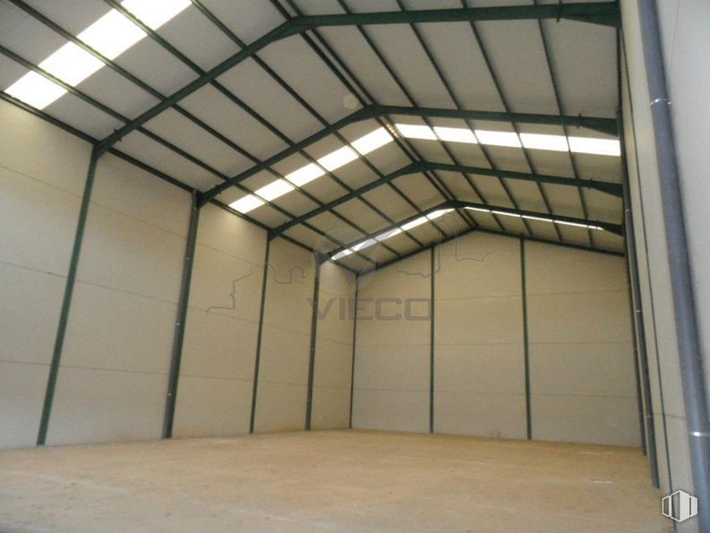 Industrial for sale at Polígono del Sepes, Cuenca, 16003 with shade, fixture, wood, wall, door, tints and shades, flooring, ceiling, concrete and roof around