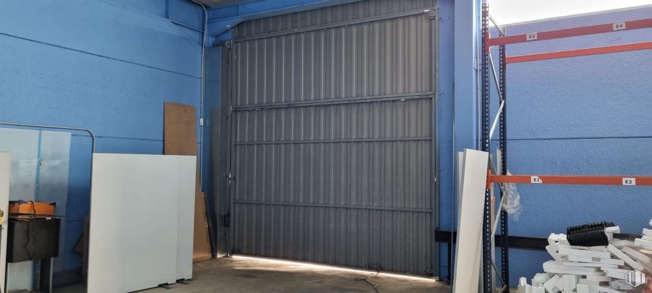 Industrial for rent at Calle Río Jarama, Toledo, 45006 with building, wood, composite material, asphalt, gas, shipping container, facade, machine, metal and concrete around