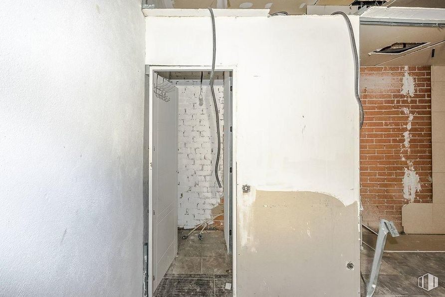 Local en venta en Calle Galileo, Chamberí, Madrid, 28015 con puerta, accesorio, material compuesto, gas, hormigón, madera, rectángulo, material de construcción, metal y suelos alrededor