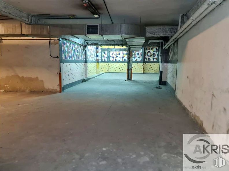 Local en venta en Plaza España, 11, Leganés, Madrid, 28911 con edificio, asfalto, suelo, suelos, accesorio, material compuesto, aparcamiento, carretera, superficie de la carretera y gas alrededor