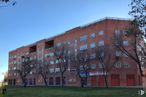 Retail for sale & for rent at Calle Alhaquén, 8, Getafe, Madrid, 28903 with building, sky, plant, window, property, tree, land lot, tower block, urban design and fixture around