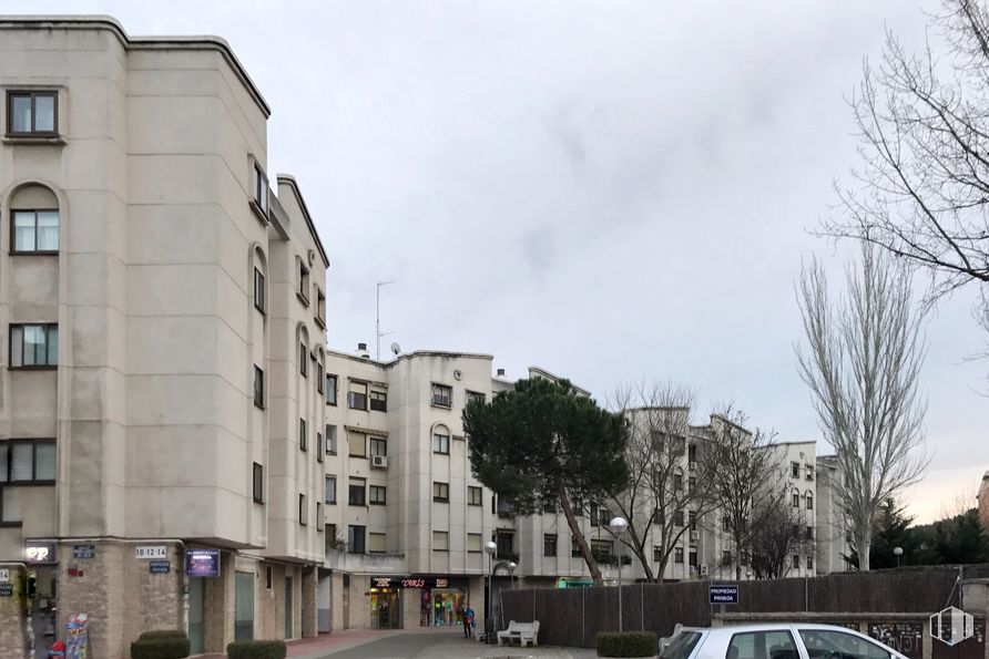 Local en alquiler en Calle Nanclares Oca, San Blas - Canillejas, Madrid, 28022 con coche, edificio, cielo, nube, ventana, planta, vehículo, infraestructura, árbol y barrio alrededor