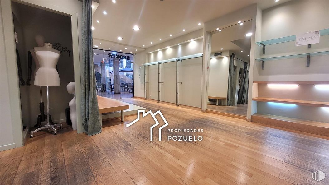 Local en venta en Centro Comercial Zoco, Pozuelo de Alarcón, Madrid, 28223 con alumbrado, mueble, madera, interiorismo, hall, casa, suelos, suelo, edificio y inmobiliario alrededor