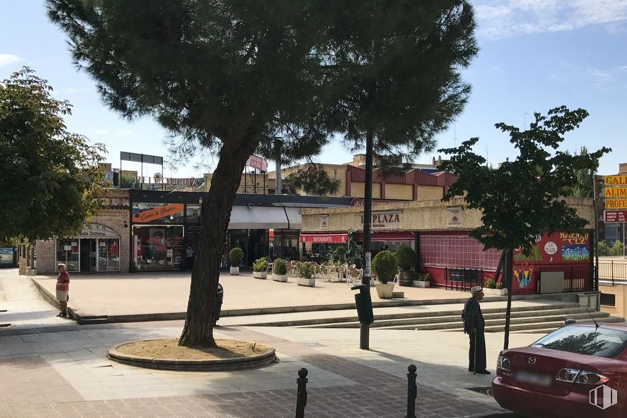 Local en alquiler y venta en Calle Pintor El Greco, 1, Móstoles, Madrid, 28933 con persona, coche, cielo, vehículo, planta, superficie de la carretera, nube, infraestructura, árbol y edificio alrededor