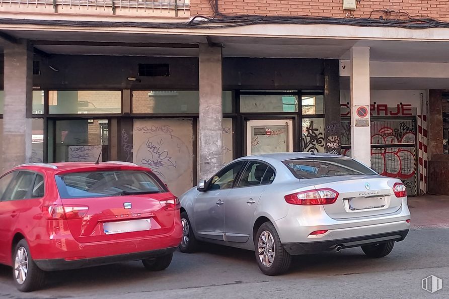 Local en venta en Calle Cánovas del Castillo, Alcalá de Henares, Madrid, 28807 con coche, rueda, neumático, luz de estacionamiento automotriz, vehículo, placa de matrícula del vehículo, luz trasera y de freno para automóviles, iluminación automotriz, diseño automotriz y infraestructura alrededor