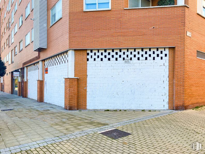 Local en venta en Avenida Salvador Allende, 53, Getafe, Madrid, 28907 con ventana, edificio, superficie de carretera, asfalto, madera, albañilería, ladrillo, suelo, pared y diseño urbano alrededor