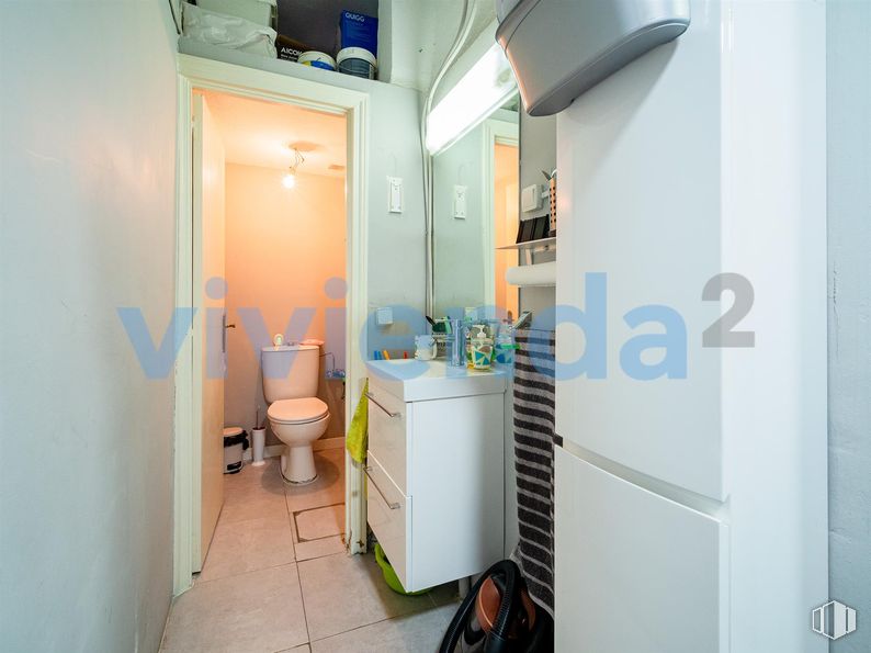 Oficina en venta en Calle Azabache, Carabanchel, Madrid, 28019 con inodoro, ebanistería, suelos, suelo, puerta, apartamento, accesorios de fontanería, fontanería, limpieza y fregadero alrededor