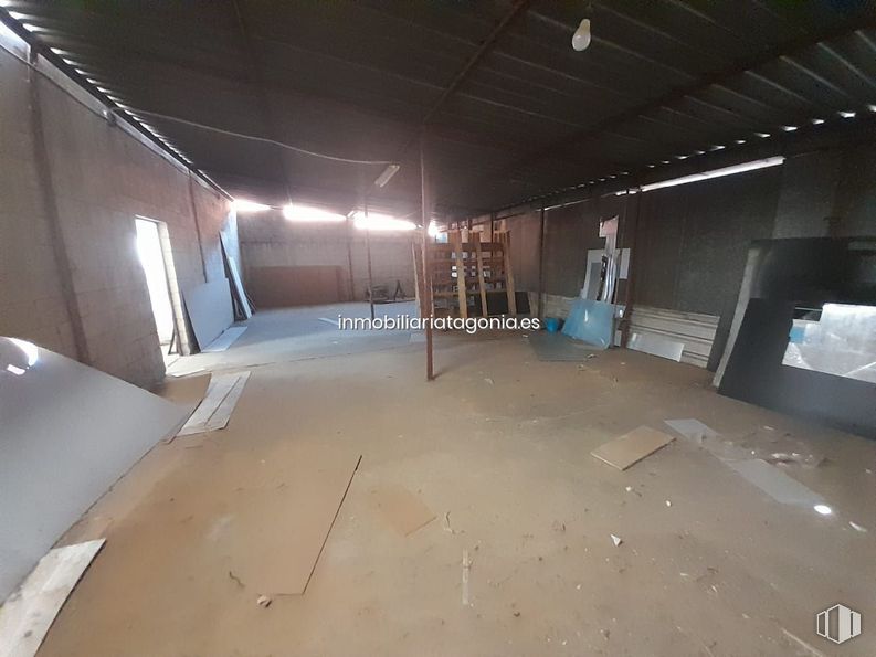 Industrial for rent at Zona Polígono Industrial, Arganda del Rey, Madrid, 28500 with building, fixture, floor, wood, flooring, door, ceiling, hall, space and concrete around