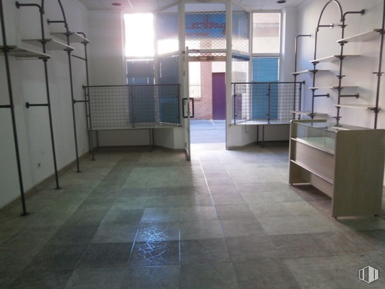 Retail for sale & for rent at Zona Sur, Ávila, 05002 with fixture, flooring, tile flooring, floor, real estate, ceiling, glass, space, hall and building material around