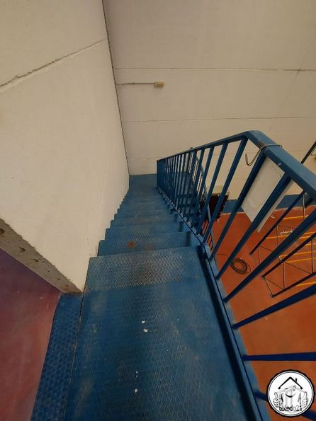 Industrial for sale at Camino Ciempozuelos, Seseña, Toledo, 45224 with wood, stairs, line, rectangle, flooring, building, tints and shades, house, composite material and fixture around