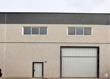 Industrial for sale at Polígono Camporroso , Ciempozuelos, Madrid, 28350 with window, door, building, wall, composite material, grey, concrete, garage door, brickwork and building material around