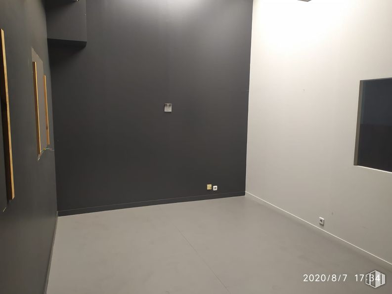 Nave en venta en Avenida Américas, Coslada, Madrid, 28820 con suelo, diseño automotriz, madera, techo, exterior automotriz, puerta del vehículo, evento, arte, vidrio y hardware informático alrededor