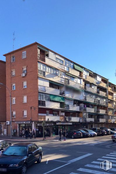 Local en alquiler y venta en Calle San Vidal, 2, Alcalá de Henares, Madrid, 28803 con coche, edificio, luz de estacionamiento automotriz, cielo, vehículo terrestre, rueda, vehículo, ventana, neumático y infraestructura alrededor