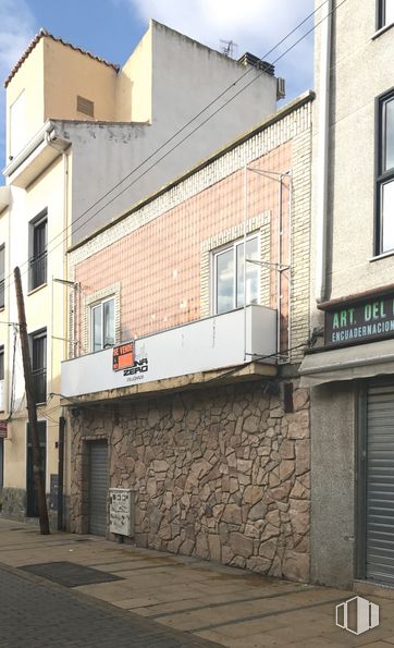 Local en venta en Avenida Constitución, 14, Mejorada del Campo, Madrid, 28840 con ventana, edificio, propiedad, accesorio, cielo, superficie de carretera, madera, barrio, albañilería y área residencial alrededor