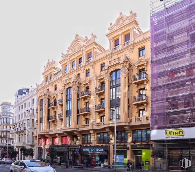 Oficina en alquiler en Calle Gran Vía, 15, Centro, Madrid, 28013 con edificio, propiedad, ventana, cielo, diseño urbano, condominio, bloque de pisos, propiedad material, barrio residencial y bienes raíces alrededor