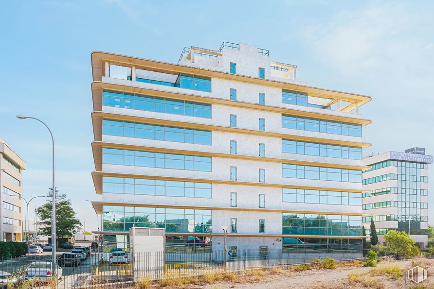 Oficina en alquiler en Avenida Sur de Barajas, 20, Barajas, Madrid, 28028 con edificio, cielo, nube, luz de la calle, bloque de torres, diseño urbano, condominio, planta, barrio y zona residencial alrededor