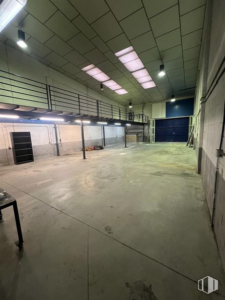 Nave en alquiler en Calle Puerto Navacerrada, 54, Móstoles, Madrid, 28935 con lámpara, alumbrado, suelos, suelo, techo, material compuesto, metal, lámpara fluorescente, hall y material de construcción alrededor