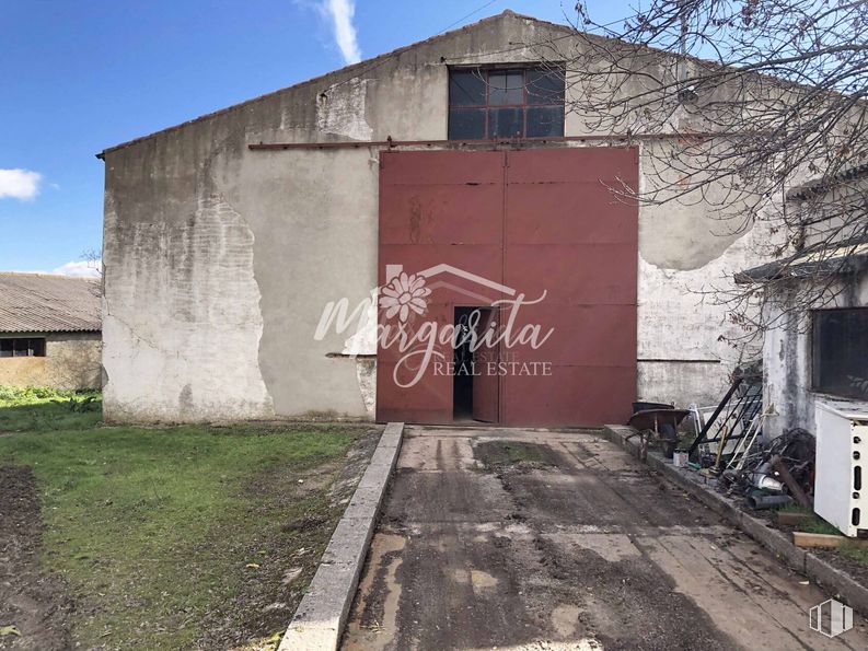 Nave en venta en Zona industrial, Bustarviejo, Madrid, 28720 con ventana, casa, cielo, planta, nube, árbol, lote de terreno, madera, zona residencial y superficie de la carretera alrededor