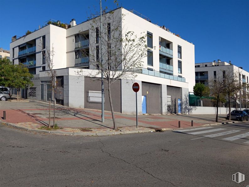 Local en venta en Calle Juan Bautista Monegro , Torrejón de Ardoz, Madrid, 28850 con edificio, cielo, propiedad, ventana, árbol, diseño urbano, asfalto, zona residencial, luz de la calle y vía pública alrededor