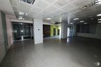 Retail for sale at Calle Camino Vinatero, Moratalaz, Madrid, 28030 with property, building, fixture, hall, interior design, architecture, floor, flooring, door and wall around