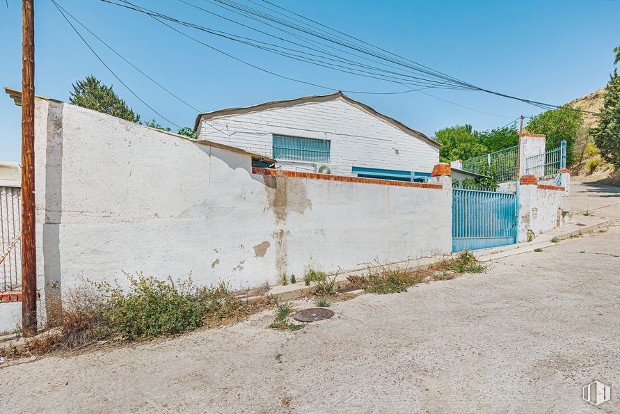 Nave en venta en Travesía Escalada, Paracuellos de Jarama, Madrid, 28860 con ventana, cielo, planta, superficie de la carretera, asfalto, lote de terreno, pendiente, árbol, barrio y electricidad alrededor