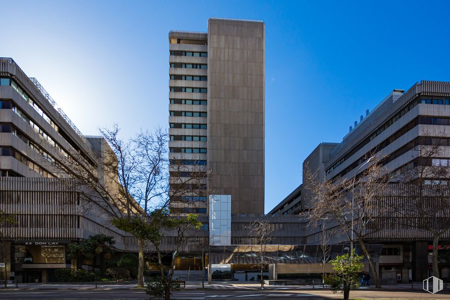 Local en alquiler y venta en Edificio Eurocis, Calle Castelló, 115, Salamanca, Madrid, 28006 con cielo, edificio, propiedad, ventana, planta, rascacielos, bloque de pisos, árbol, diseño urbano y condominio alrededor