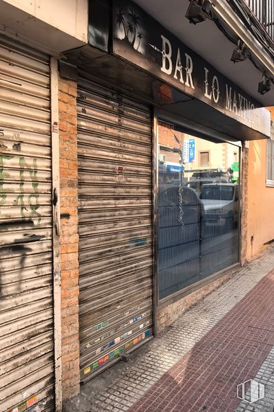 Local en venta en Calle Esperanza Macarena, 36, Villaverde, Madrid, 28021 con superficie de carretera, madera, albañilería, ladrillo, edificio, fachada, acera, tintes y matices, ciudad y carretera alrededor