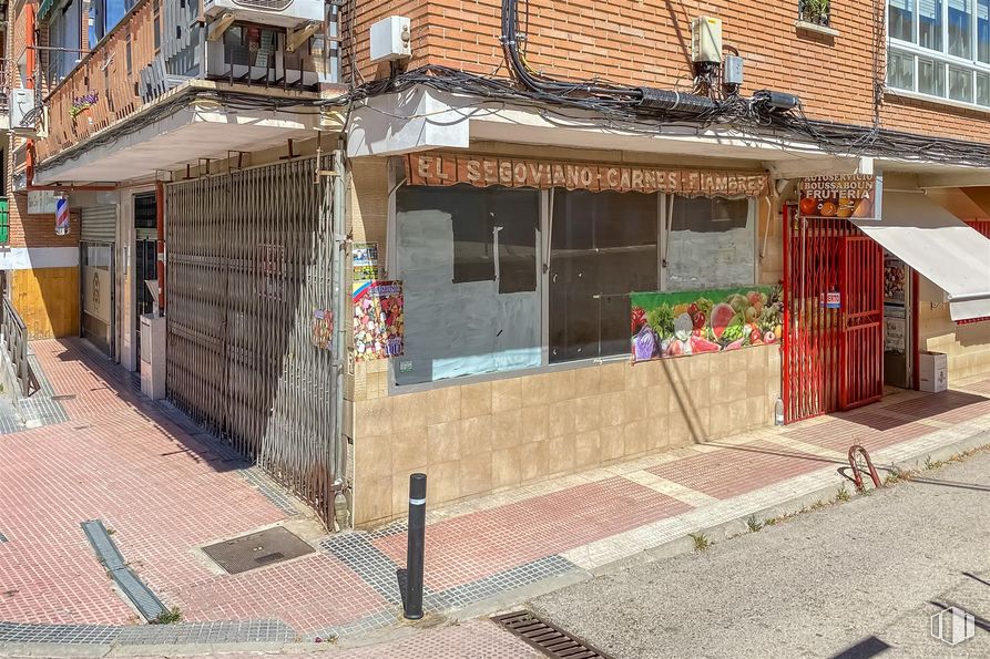 Local en alquiler y venta en Calle Palomares, Algete, Madrid, 28110 con ventana, edificio, superficie de la carretera, madera, diseño urbano, casa, zona residencial, fachada, carretera y ciudad alrededor