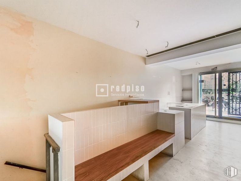 Retail for sale at Calle Ríos Rosas, Chamberí, Madrid, 28003 with flooring, floor, interior design, composite material, ceiling, apartment, tile flooring, tile, concrete and design around