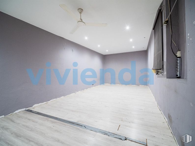 Local en venta en Calle Segovia, Arganzuela, Madrid, 28005 con ventilador de techo, edificio, madera, interiorismo, suelo, suelos, techo, espacio, madera dura y hormigón alrededor