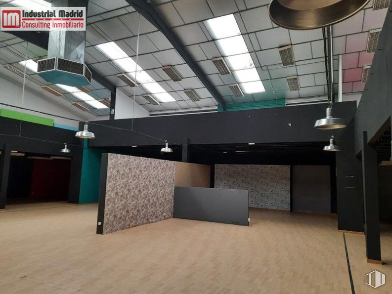 Industrial for sale & for rent at Polígono El Malvar, Arganda del Rey, Madrid, 28500 with hall, interior design, architecture, floor, flooring, shade, wall, ceiling, wood and building around