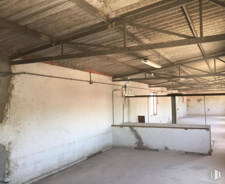 Industrial for sale at Calle Colmena, 8, San Martín de Valdeiglesias, Madrid, 28680 with furniture, building, wood, window, house, floor, beam, flooring, tints and shades and hall around