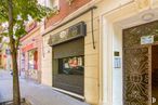 Retail for sale at Calle Cristóbal Bordiú, Chamberí, Madrid, 28003 with property, building, fixture, facade, real estate, sidewalk, font, tree, city and door around