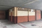 Retail for sale & for rent at Calle General Moscardó Guzmán, 20, Guadalajara, 19004 with cabinetry, wood, road surface, brickwork, floor, flooring, brick, composite material, facade and tints and shades around