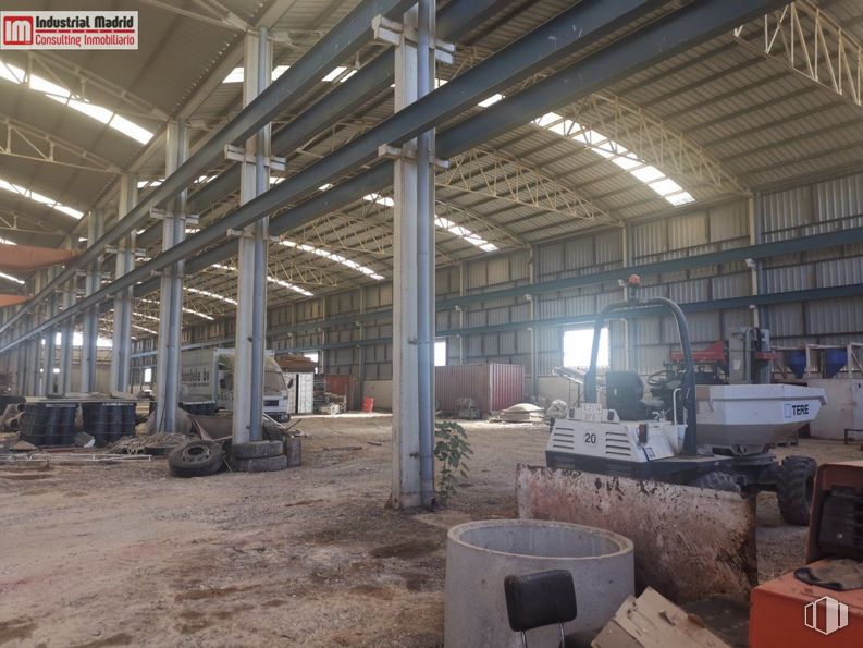 Industrial for sale at Zona Estación, Seseña, Toledo, 45223 with container, wood, beam, floor, real estate, hall, engineering, industry, gas and flooring around