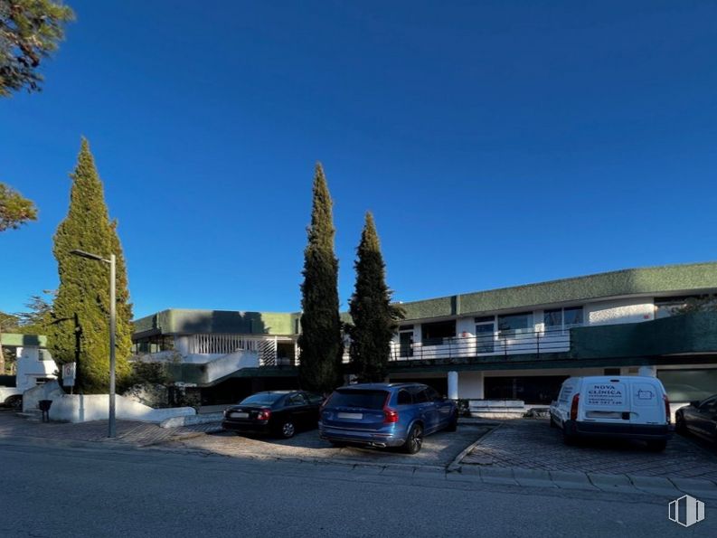 Local en venta en Calle Valle Cares, 22, Boadilla del Monte, Madrid, 28660 con camioneta, coche, cielo, propiedad, vehículo, edificio, rueda, neumático, barrio y zona residencial alrededor