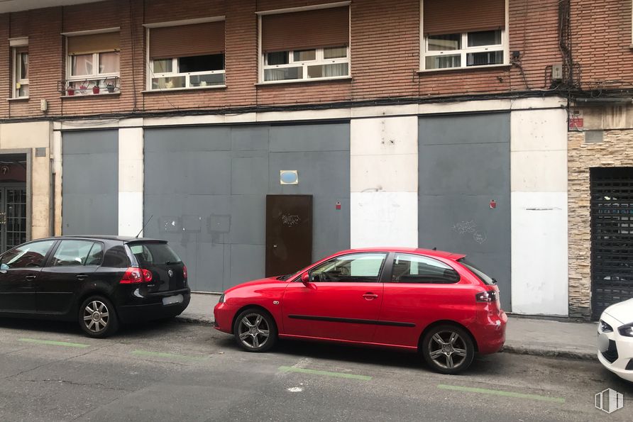 Local en alquiler y venta en Calle Suero de Quiñones, Chamartín, Madrid, 28002 con rueda, coche, neumático, luz de estacionamiento automotriz, vehículo terrestre, vehículo, ventana, iluminación automotriz, diseño automotriz y vehículo de motor alrededor