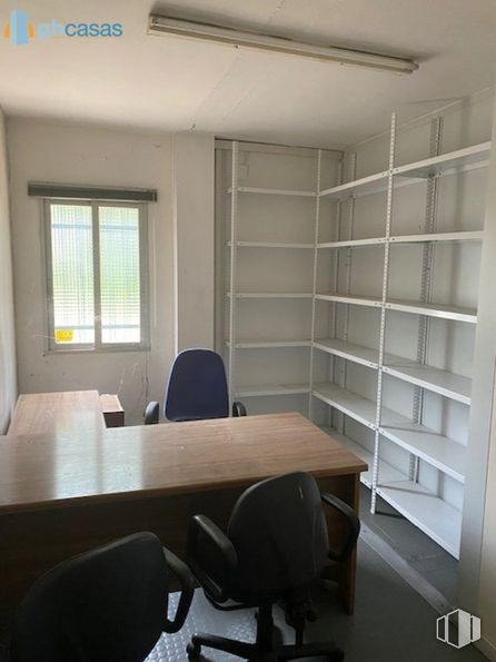 Nave en venta en Calle Los Frailes, 65, Daganzo de Arriba, Madrid, 28814 con silla, mesa, ventana, estantería, mueble, propiedad, edificio, interiorismo, accesorio y silla de oficina alrededor