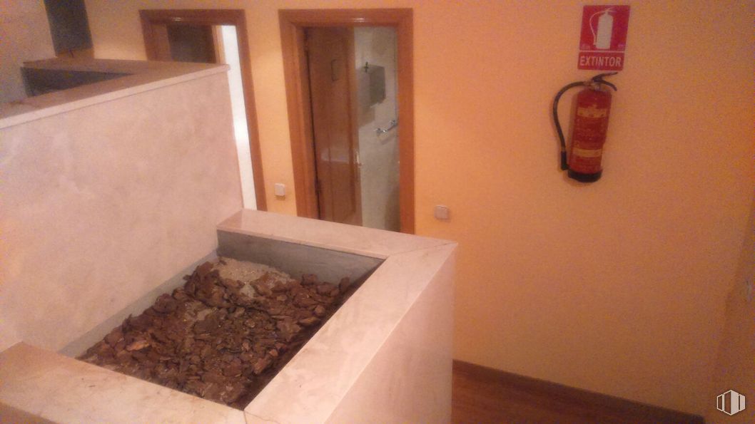 Local en venta en Edificio Oro, Calle Nogal, 3, Torrelodones, Madrid, 28250 con propiedad, madera, pared, propiedad material, gas, suelos, madera dura, extintor de incendios, tinte para madera y habitación alrededor