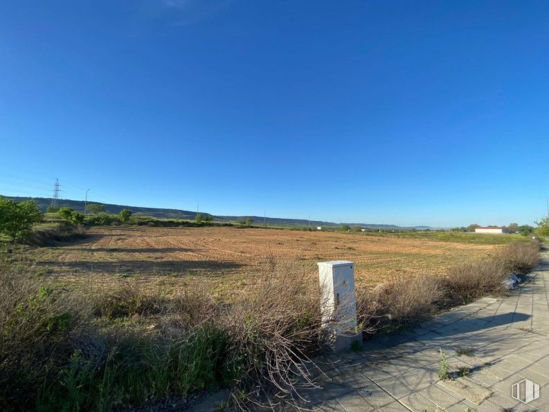 Suelo en venta en Calle Bronce, Chiloeches, Guadalajara, 19160 con cielo, planta, nube, paisaje natural, hierba, llano, horizonte, pradera, paisaje y prado alrededor