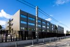 Office for rent at Calle Gobelas, Moncloa - Aravaca, Madrid, 28023 with building, sky, cloud, window, tree, urban design, electricity, condominium, residential area and facade around