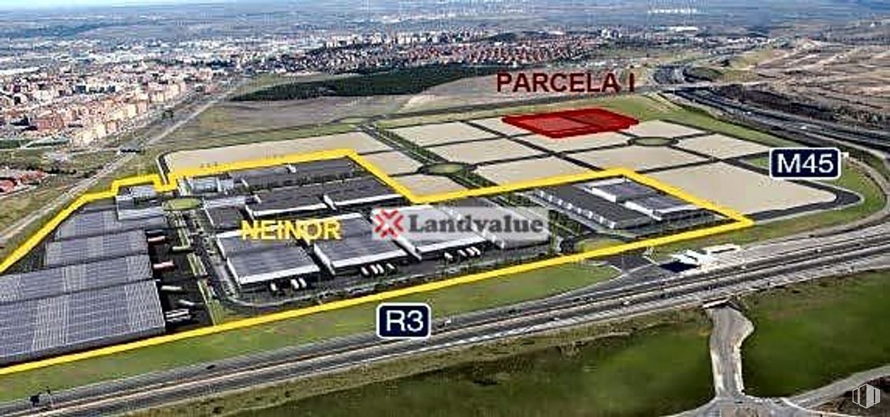 Land for sale at PI UZP 2.01 Desarrollo Este-Cañaveral, Vicálvaro, Madrid, 28052 with animal, sky, building, land lot, urban design, transport hub, landscape, asphalt, road and city around