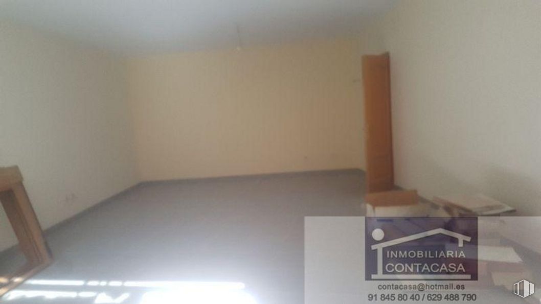 Retail for sale & for rent at Centro, Colmenar Viejo, Madrid, 28770 with furniture, wood, flooring, house, floor, paint, shade, hardwood, wood stain and rectangle around