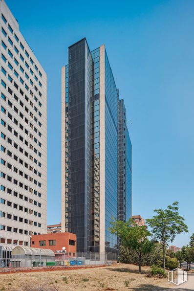 Oficina en alquiler en Avenida Burgos, 12, Chamartín, Madrid, 28036 con edificio, rascacielos, cielo, planta, día, torre, ventana, árbol, casa y bloque de torre alrededor