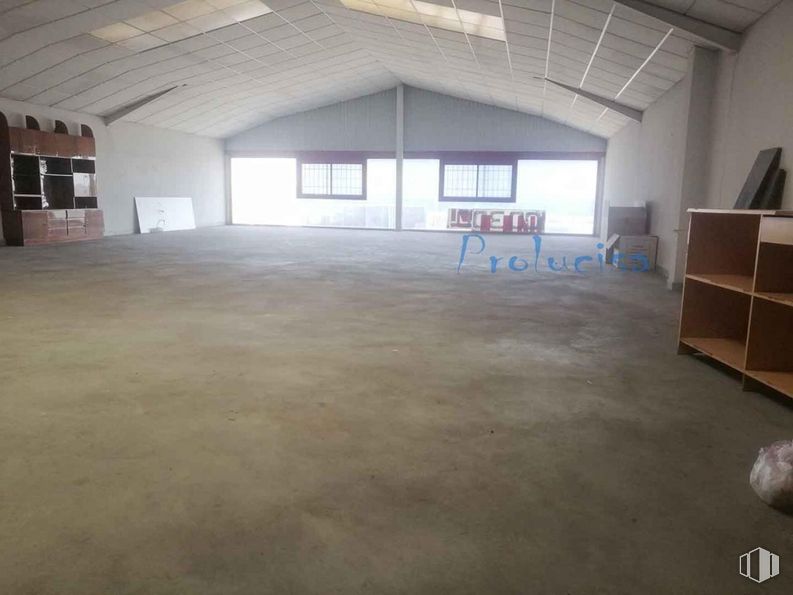 Nave en venta en Zona industrial, Moraleja de Enmedio, Madrid, 28950 con estantería, propiedad, edificio, pasillo, madera, diseño de interiores, suelo, piso, ventana y silla alrededor