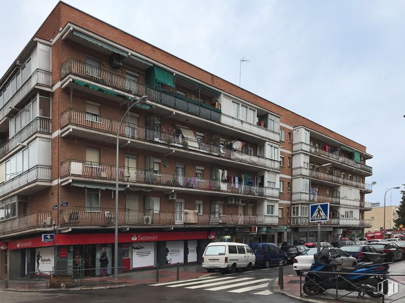 Local en venta en Calle Galicia, 3, La Latina, Madrid, 28024 con camioneta, edificio, persona, cielo, rueda, neumático, ventana, vehículo, coche y nube alrededor