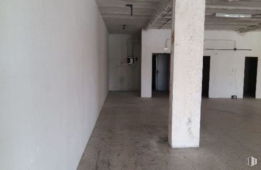 Nave en venta en Calle San Dalmacio, 5, Villaverde, Madrid, 28021 con pasillo, suelo, material compuesto, accesorio, edificio, techo, hormigón, madera, yeso y evento alrededor